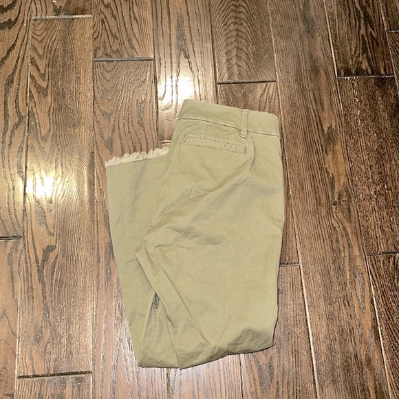 Loft girlfriend Chino size 8 petite Olive Green Casual Pants with raw hem - Picture 3 of 8